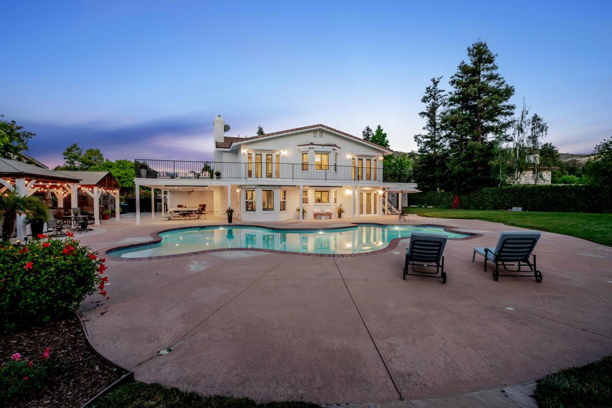 Horse Property for sale.