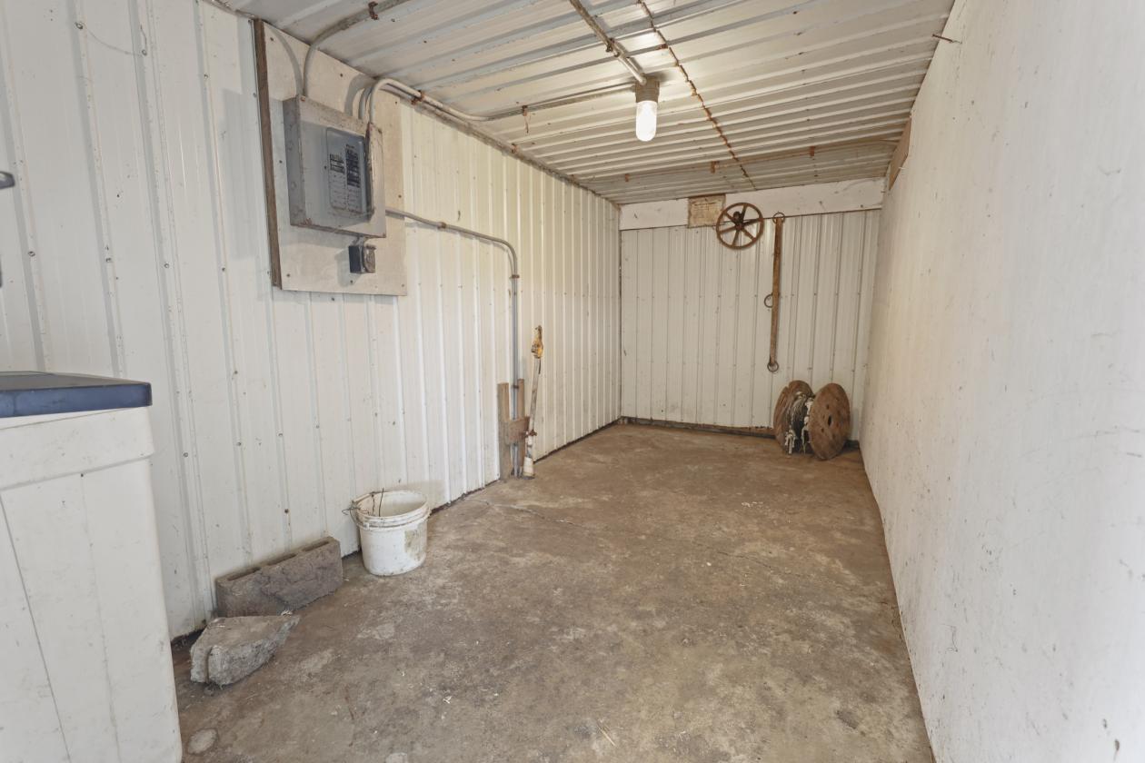237 Acres!!! - photo 15