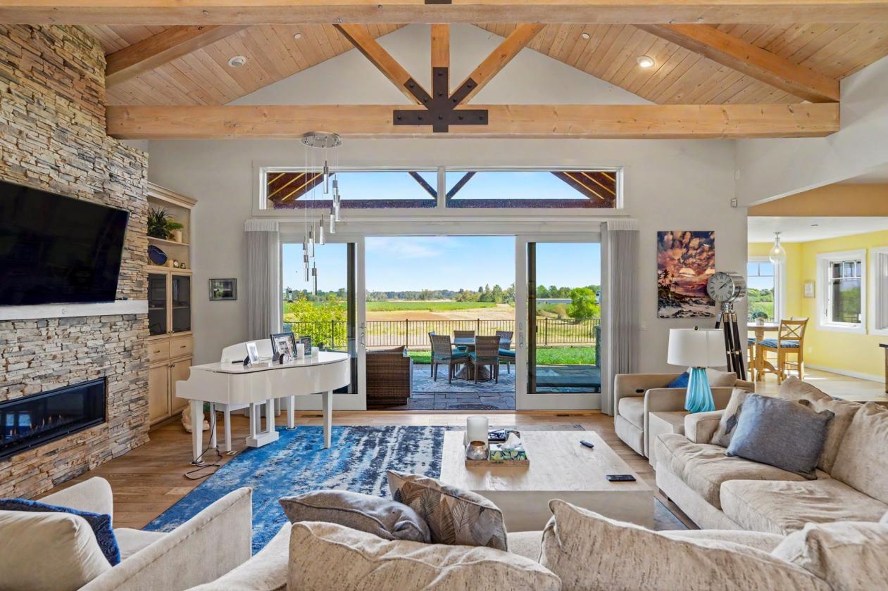 Sensational Equestrian Estate! - photo 4