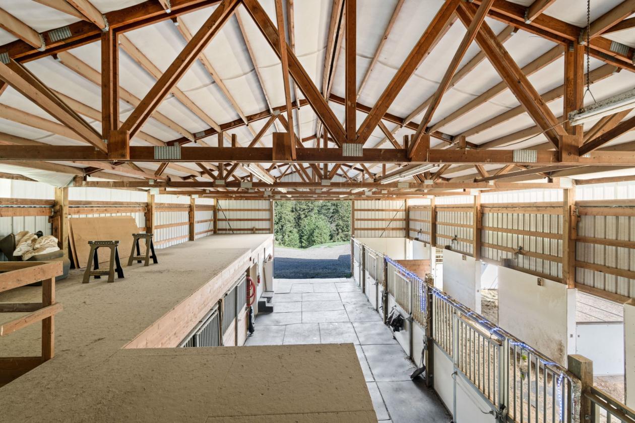 Private Equestrian Retreat, Indoor & Outdoor Arena - photo 6