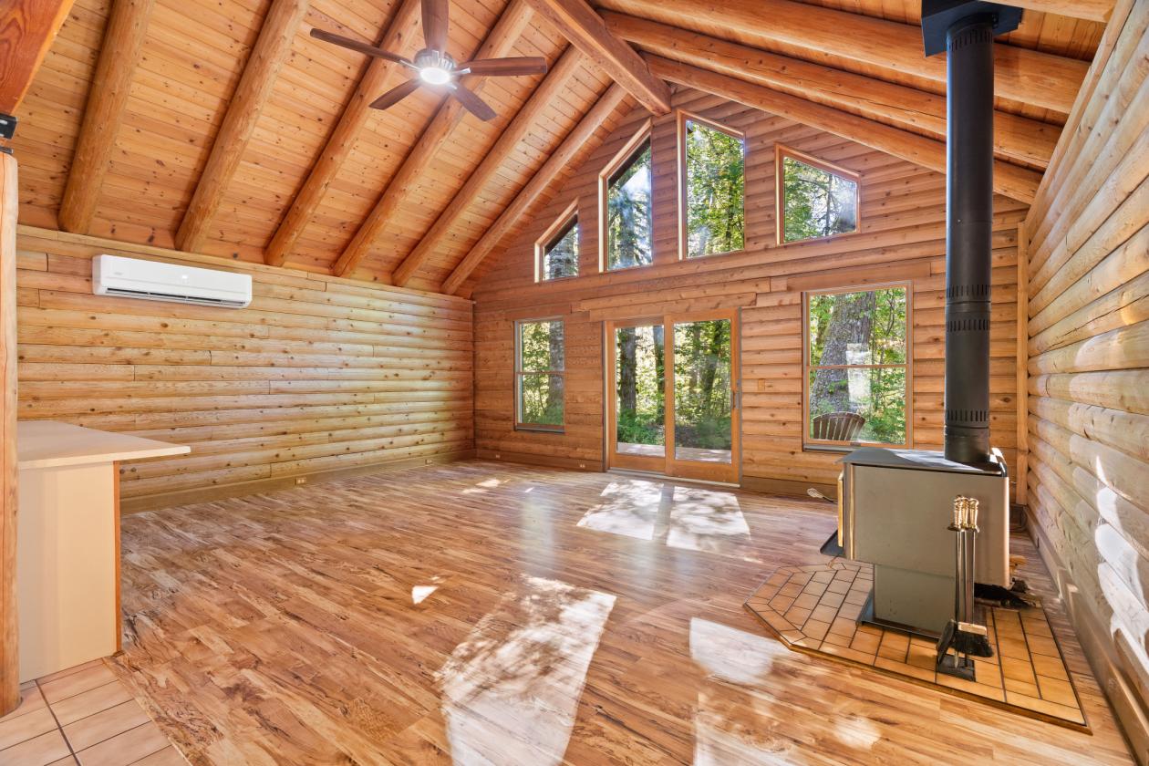 11.62-Acre Mt. Hood Equestrian Retreat - photo 4