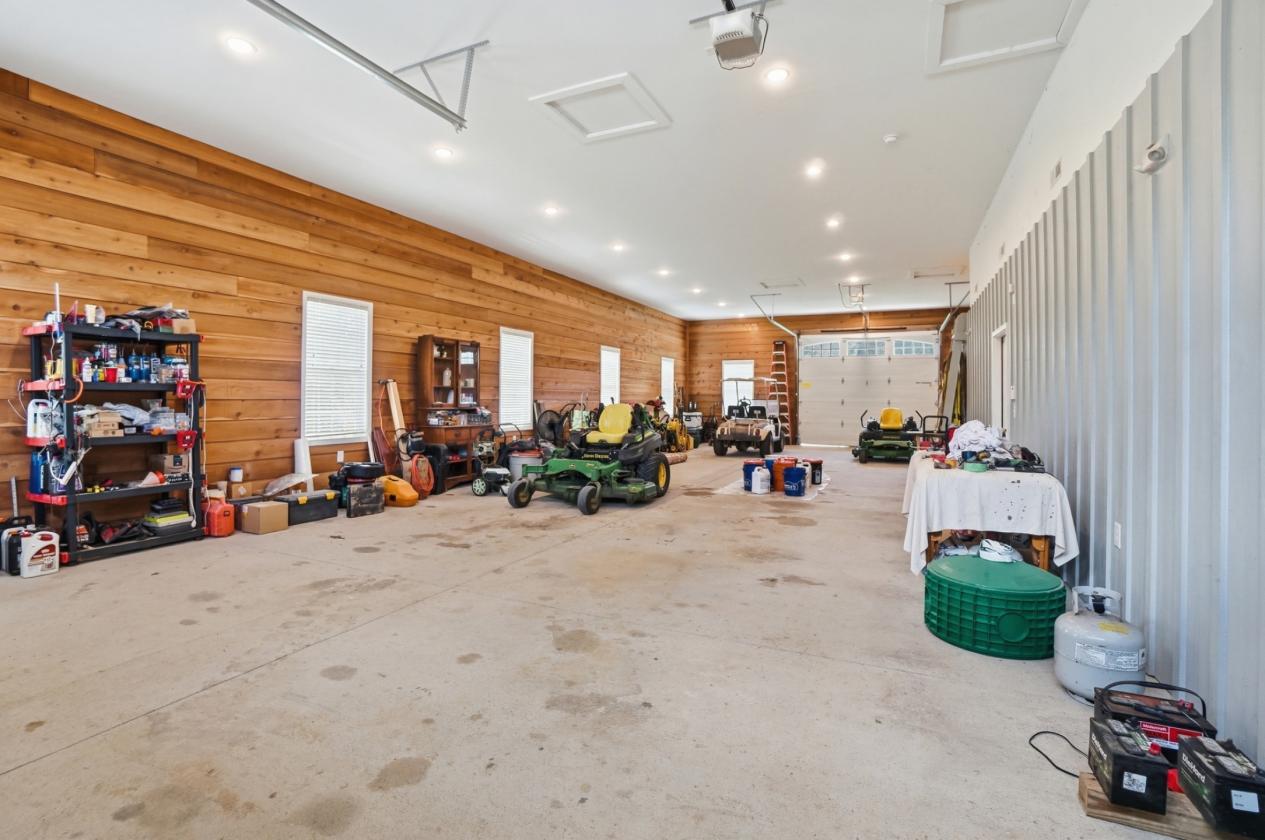 World-Class Estate in Need of Horses - photo 28