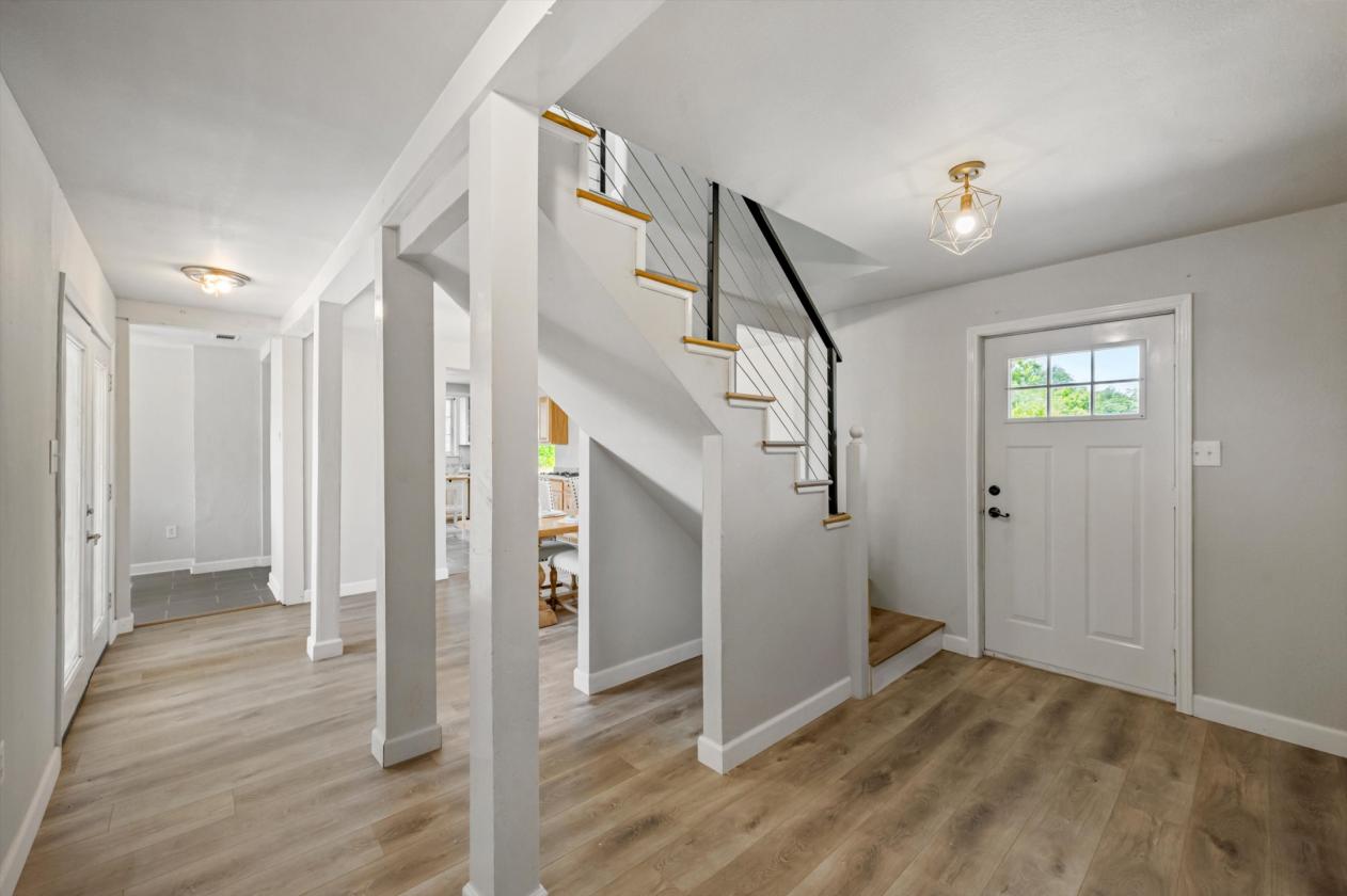 Updated home on 5.93 acres - photo 6