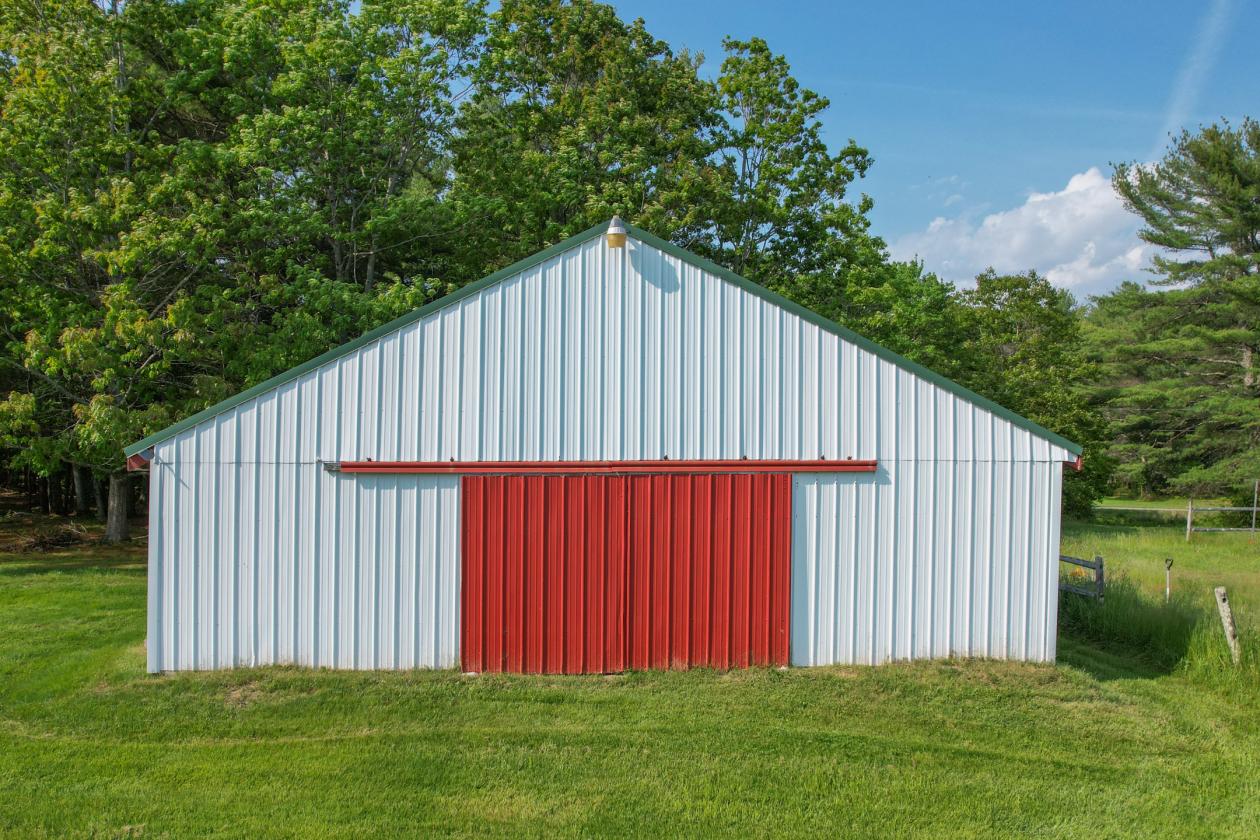 Lakefront Home with 2 stalls & a Tack Room - photo 24