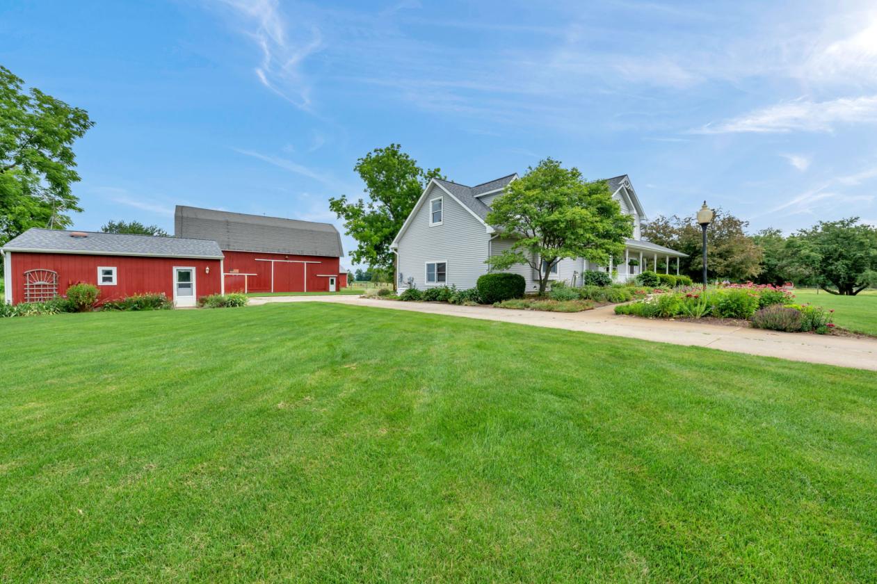 Home and Equestrian Farm on 10 Acres - photo 17