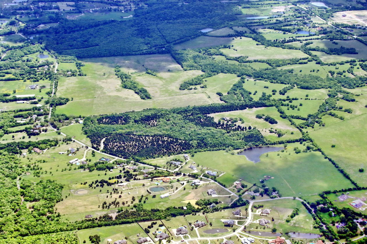 78+ Acres with Trees, 4 Homes,Town of Sunnyvale, Texas close