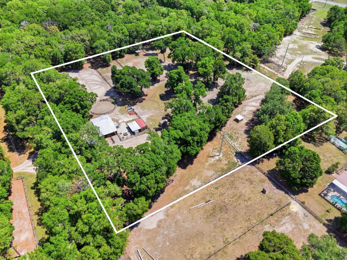 5.89-Acre Farm with 6-Stall Center-Aisle Barn - photo 26
