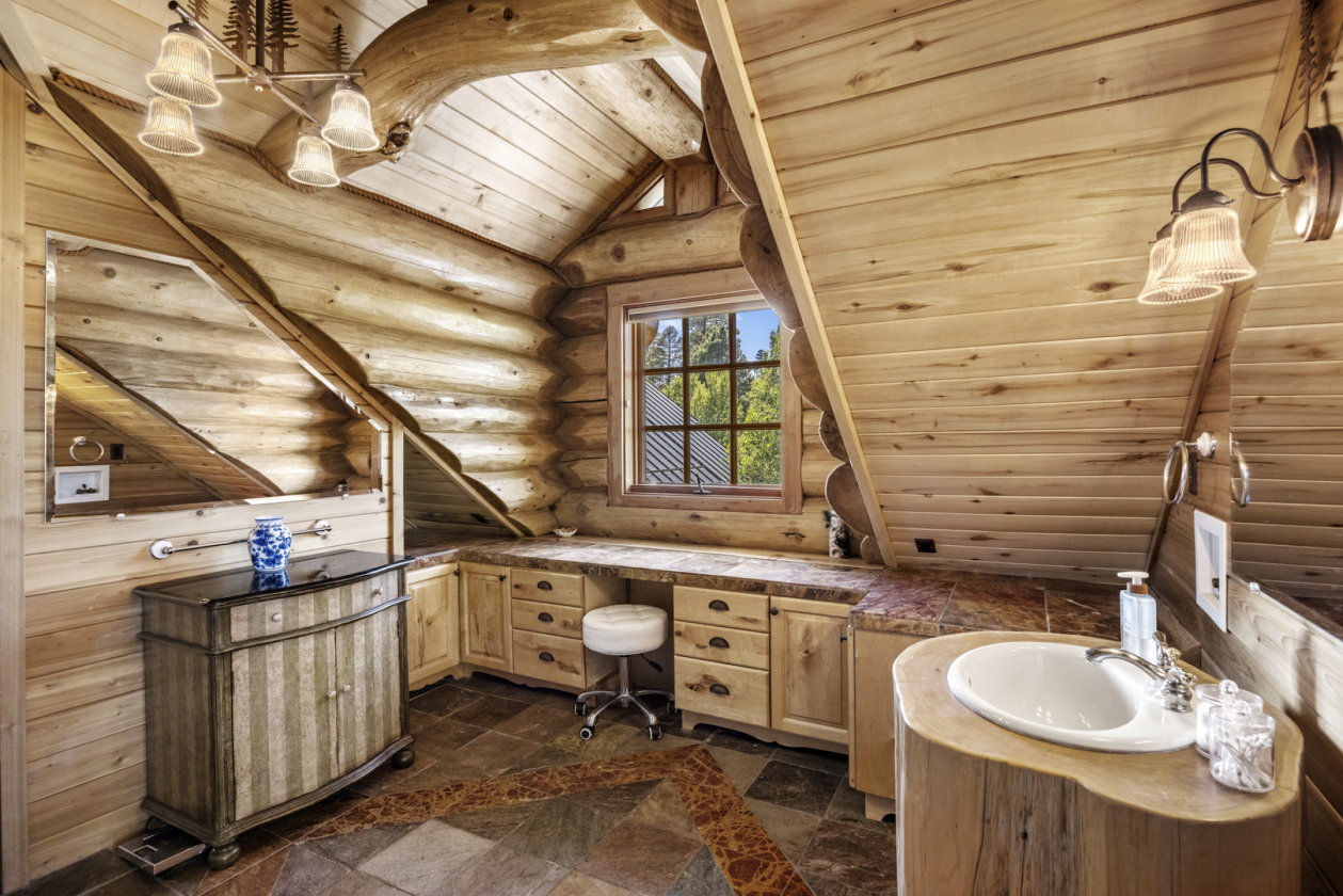 35 Acre Luxury Mountain Estate - photo 14