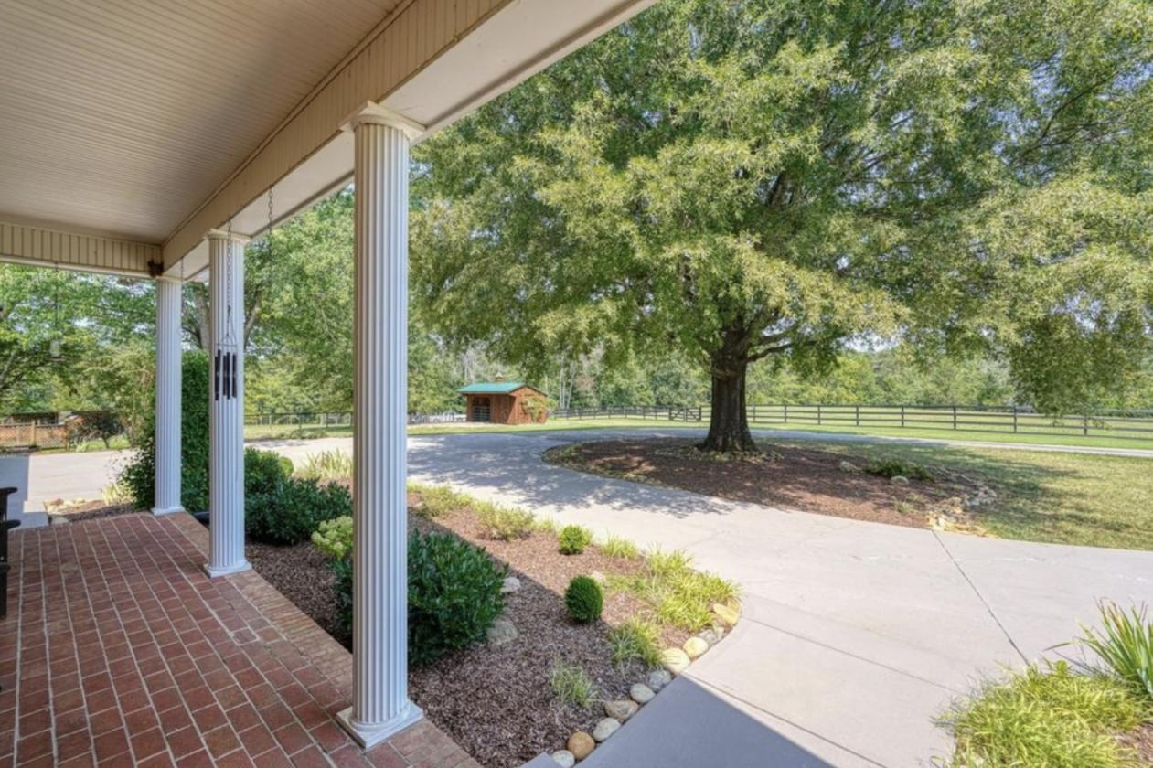 Beautiful Equestrian Property - photo 2