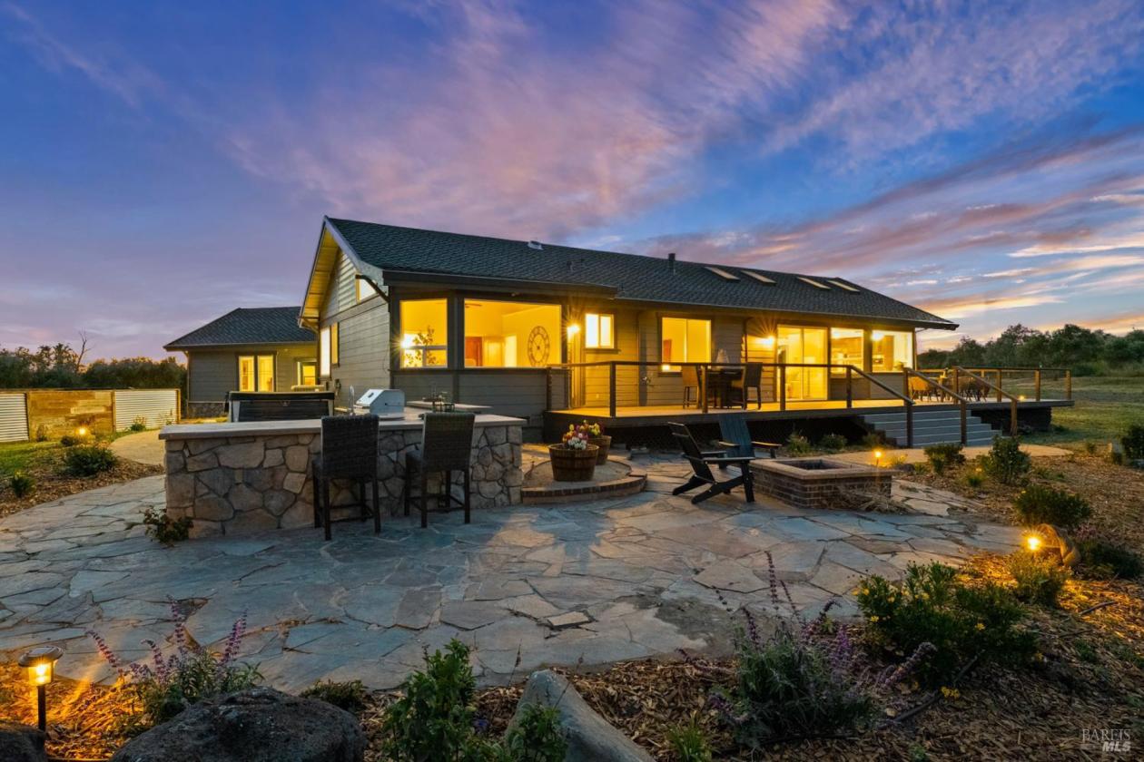 59-Acre Petaluma Legacy Estate & Private Lake - photo 10