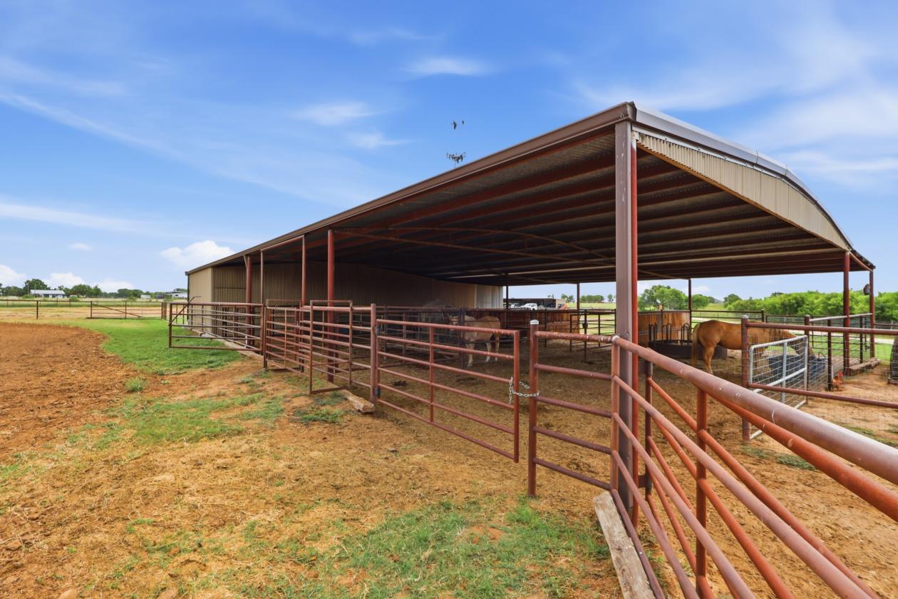 Turn Key Horse Property In South Central Texas - photo 14
