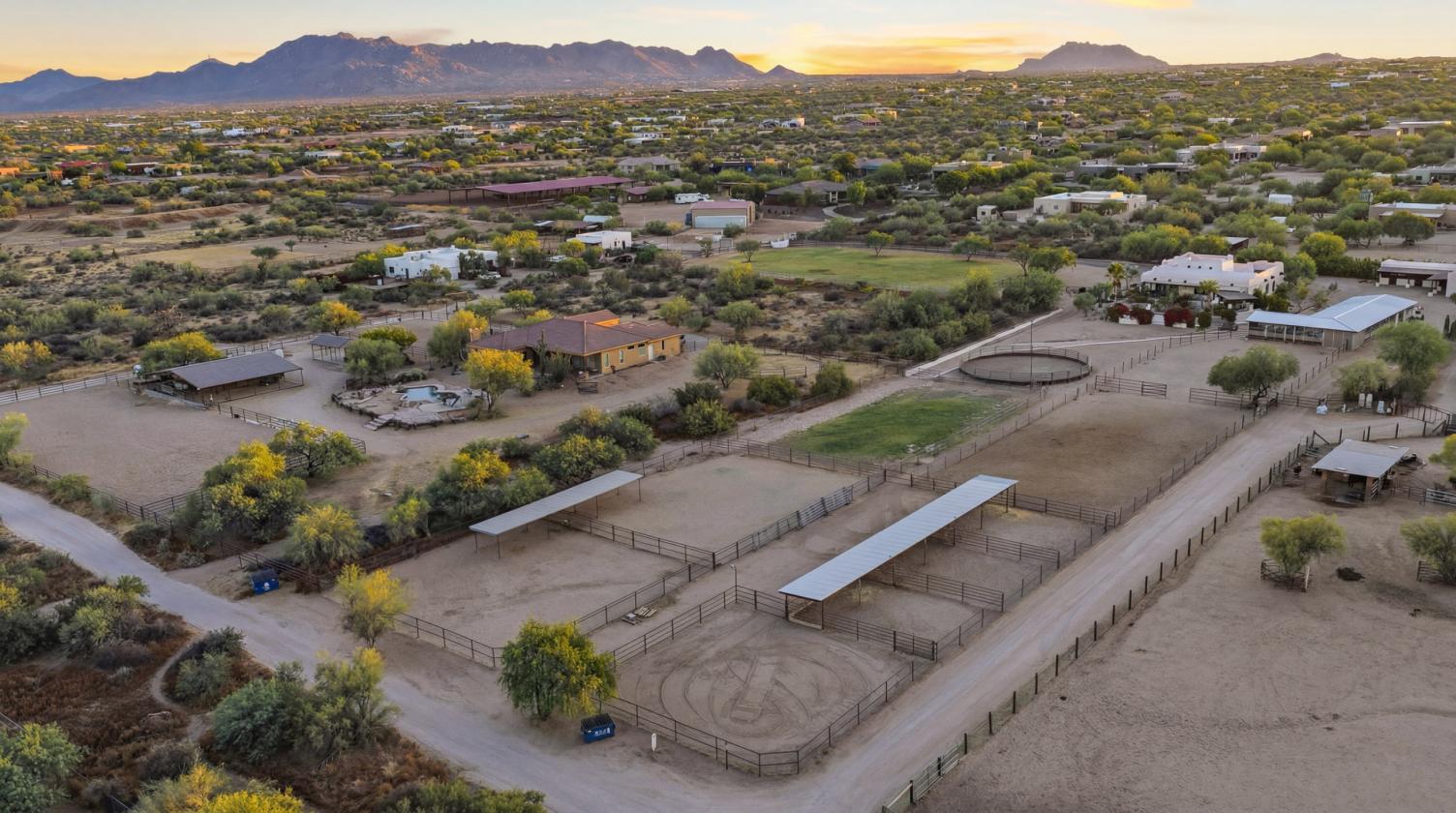 Refined Equestrian Estate - photo 29