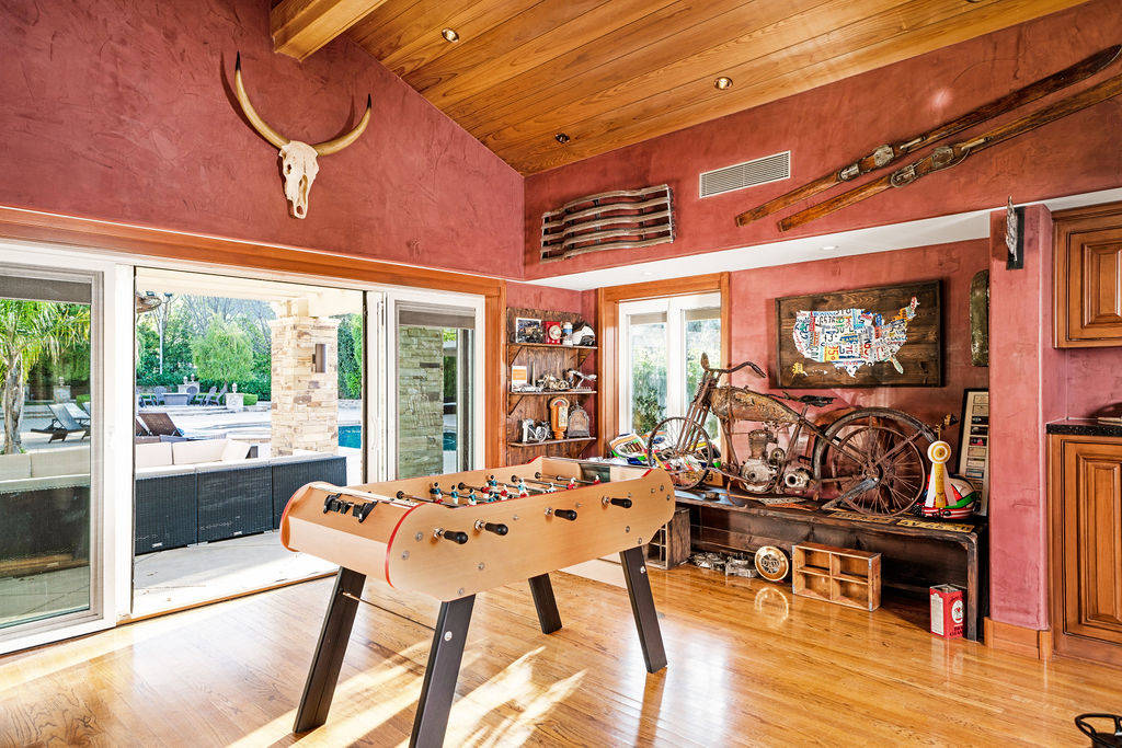 Massive SingleStory Estate in Sand Canyon Canyon Country, Los