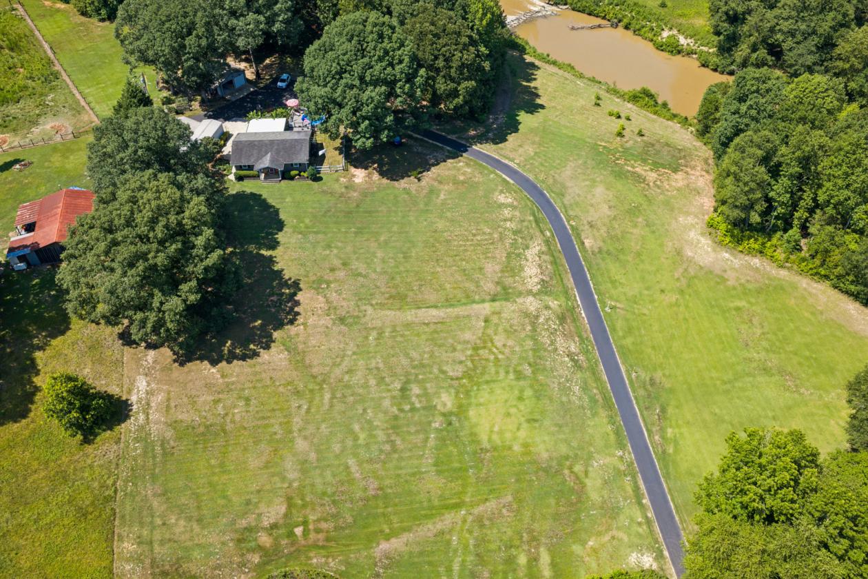 1,000 feet of river frontage!!! - photo 9