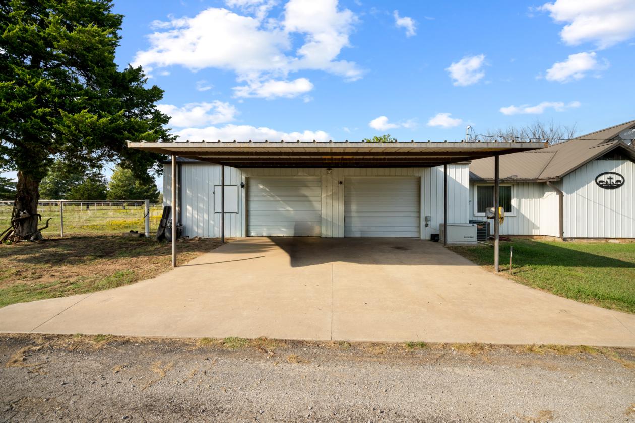 Horse Property on 10 Acres - photo 17