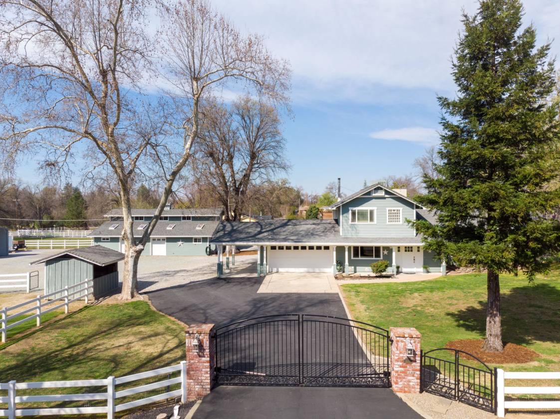 Manageable property that defines Palo Cedro living Palo Cedro, Shasta