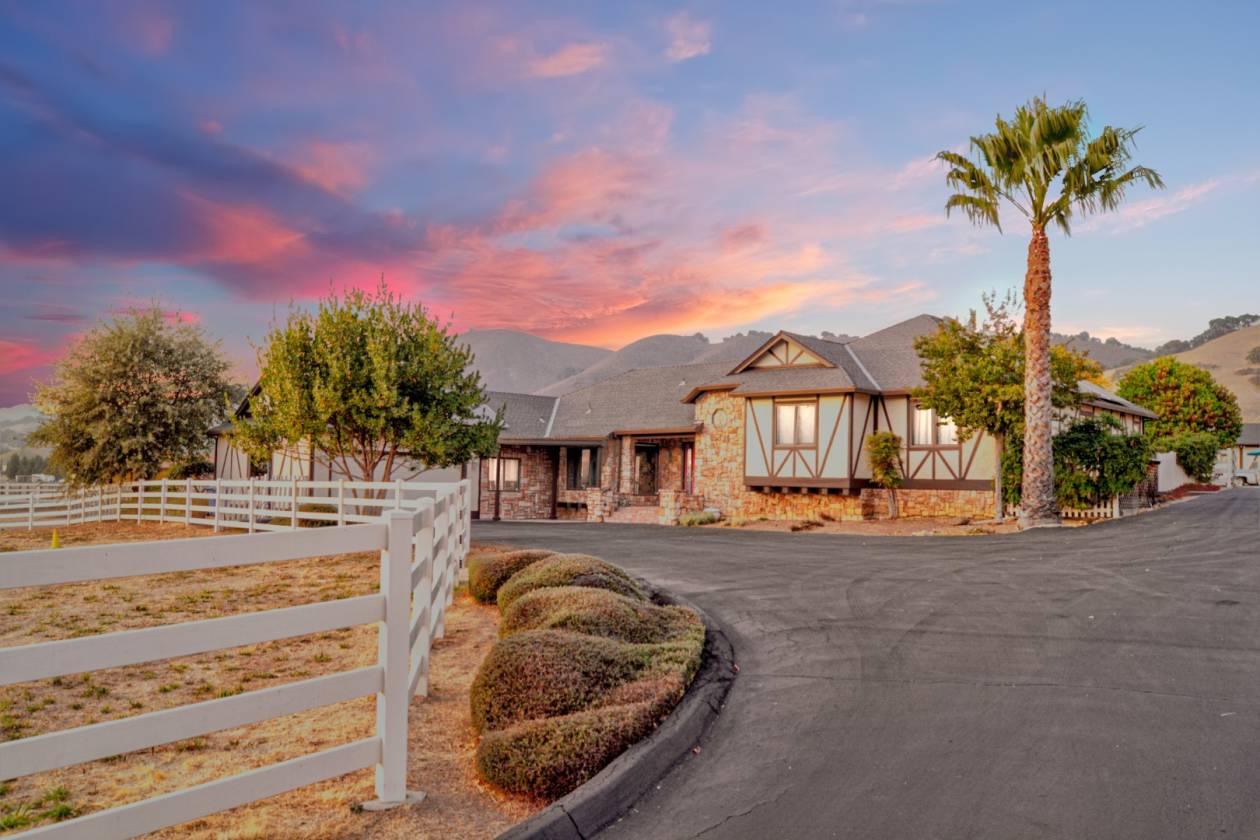 Gilroy horse property in beautiful Day Valley Gilroy, Santa
