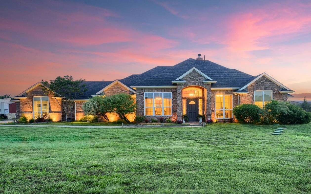Horse Property for sale.