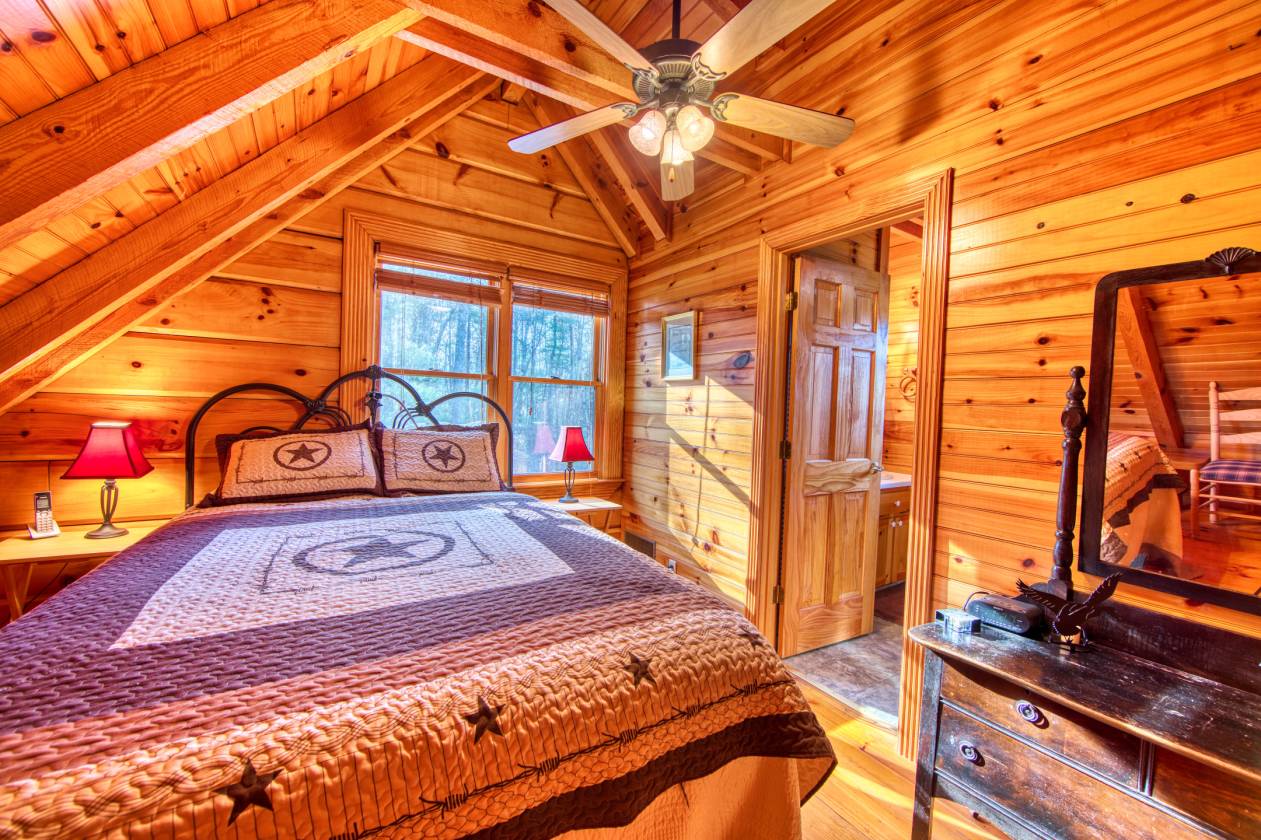 Direct Trail Access Cabin with 8.94 acres Spruce... Jamestown