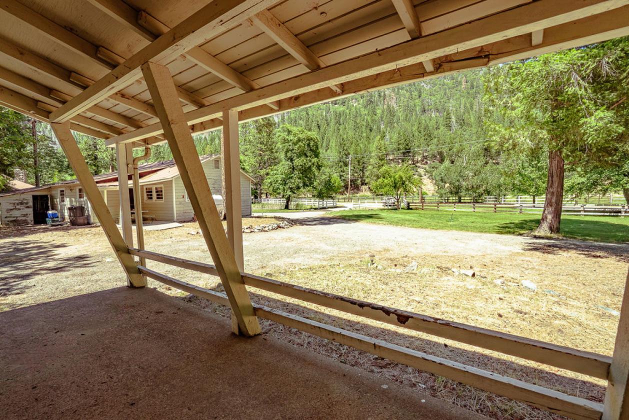 5 Cabins, Pond and Creek Frontage - photo 9