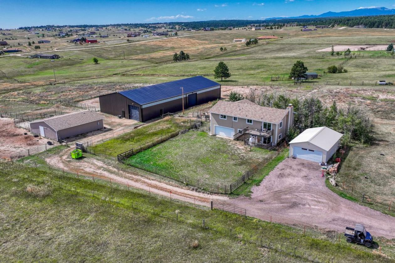 6ac Amazing Equestrian Property in Black Forest - photo 1