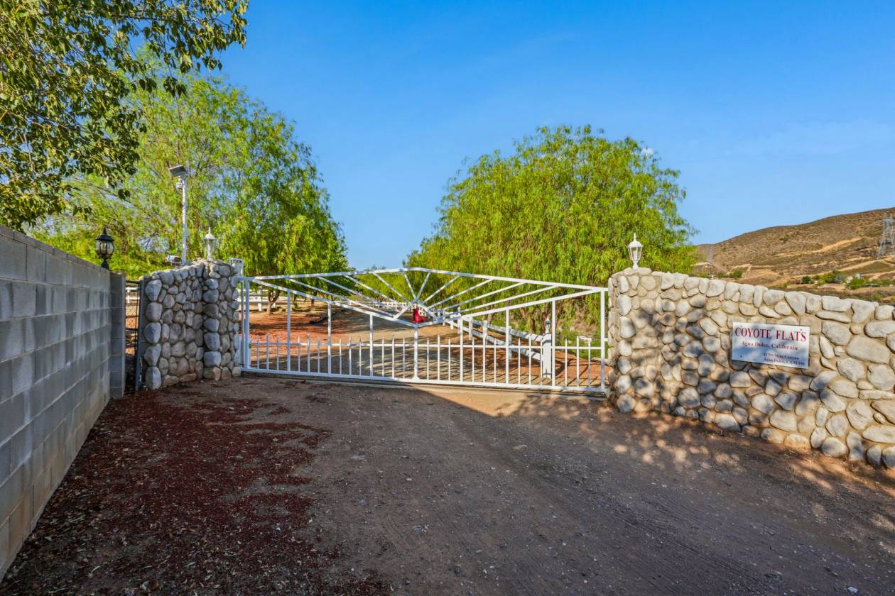 Rare Hilltop, Equestrian Estate - photo 4