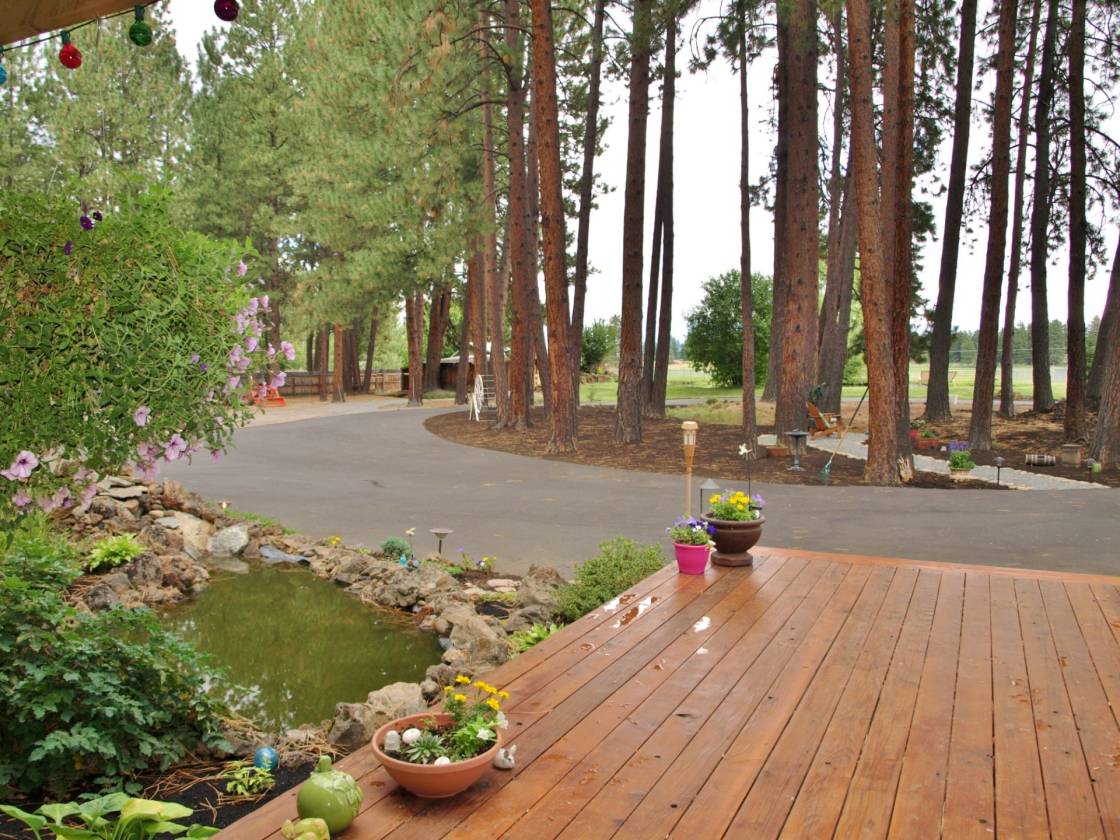 Stunning & Private 6.1 acre Horse Property in Central Oregon Bend