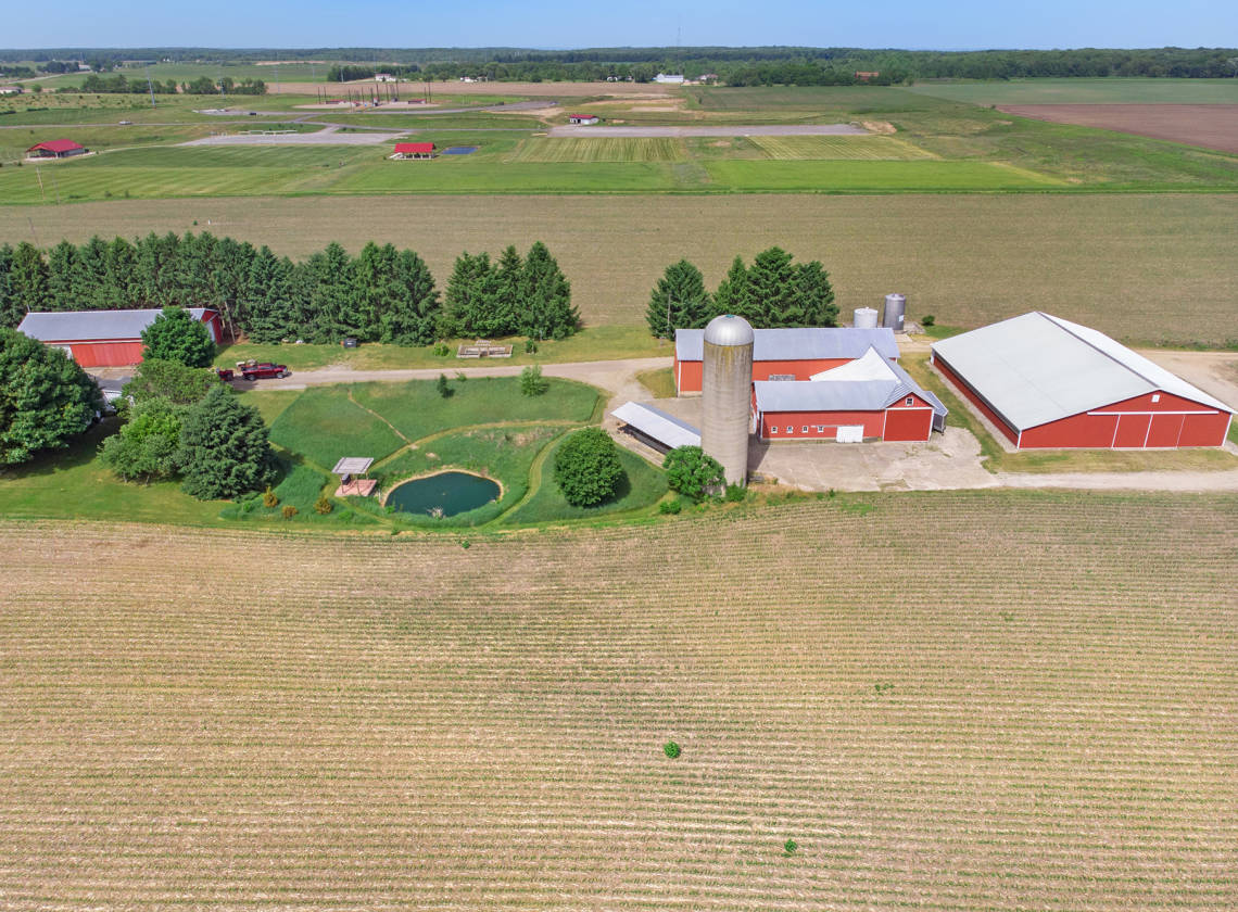 Horse ranch For Sale in SW Michigan Edwardsburg, Cass County, Michigan