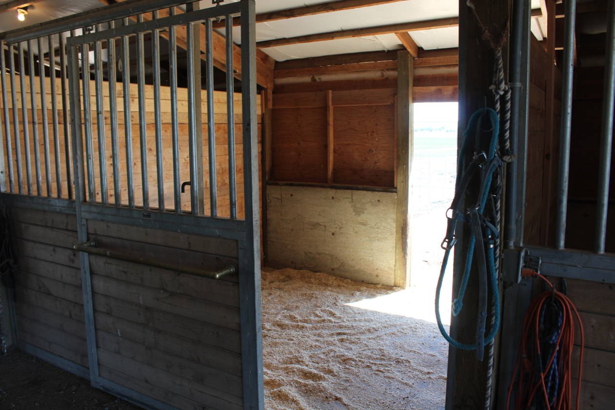 Equestrian Farm abuts Public Land in Beautiful Bend 