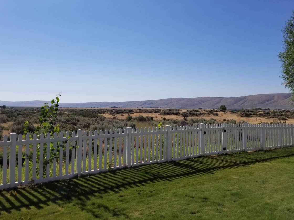 Amazing custom home on 9.79 view acres with 2400 Sq... Yakima, Yakima