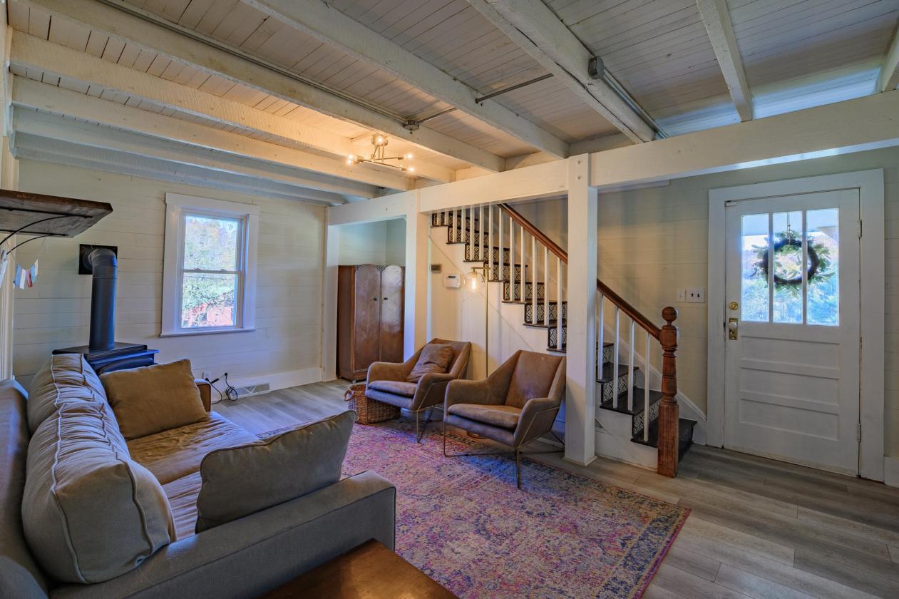 Beautiful Horse Property on 16.13 Acres - photo 8