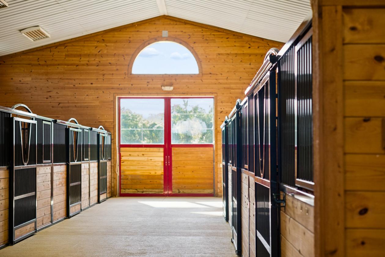 Rare Acreage. Private Equestrian Estate. - photo 6
