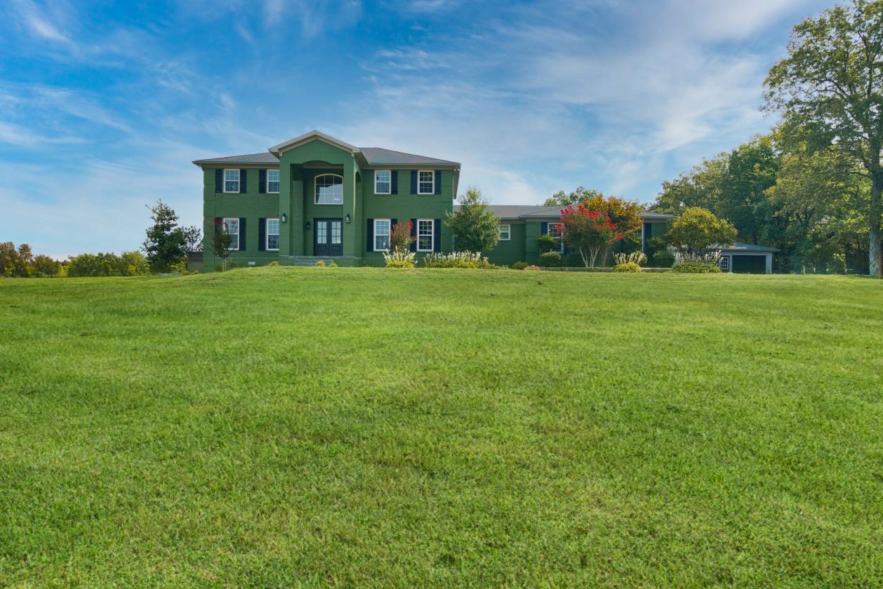 Horse Property for sale.