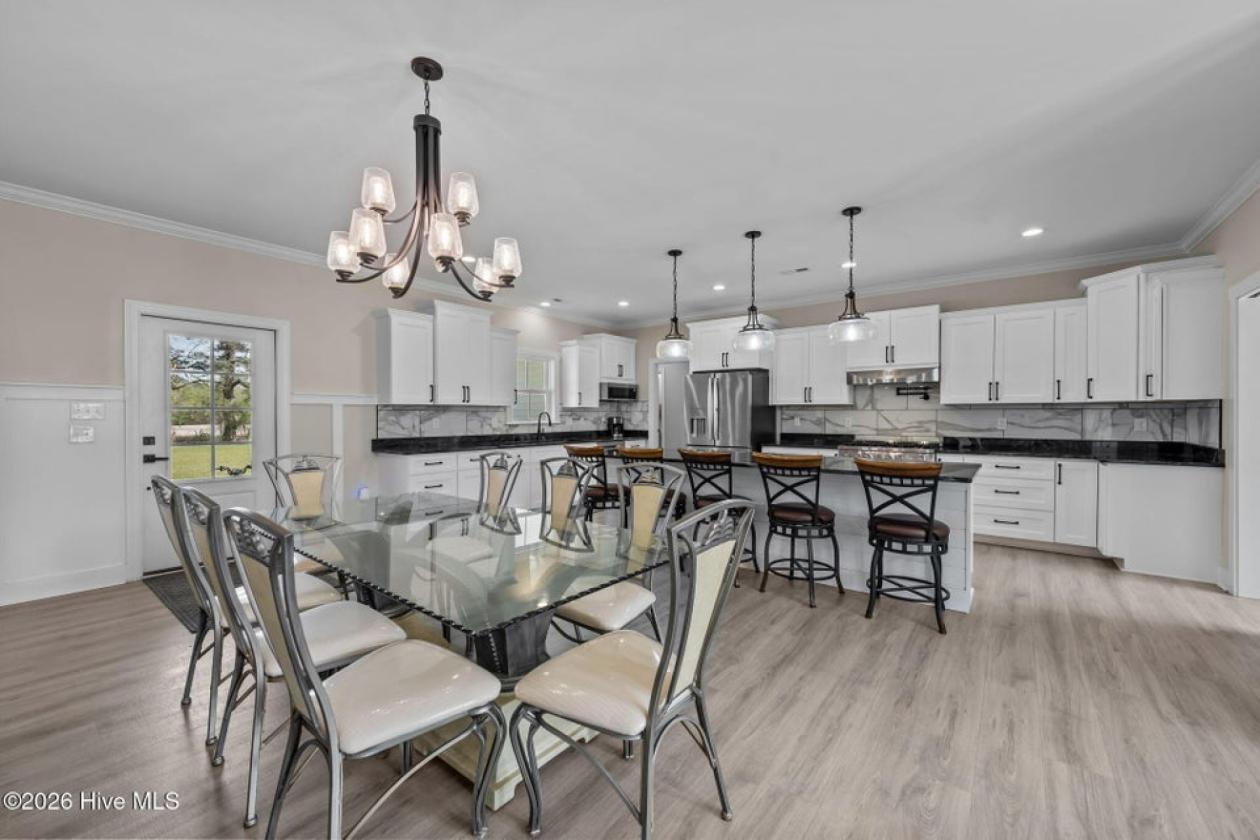 Builders Dream Home Can Now Be Yours - photo 8