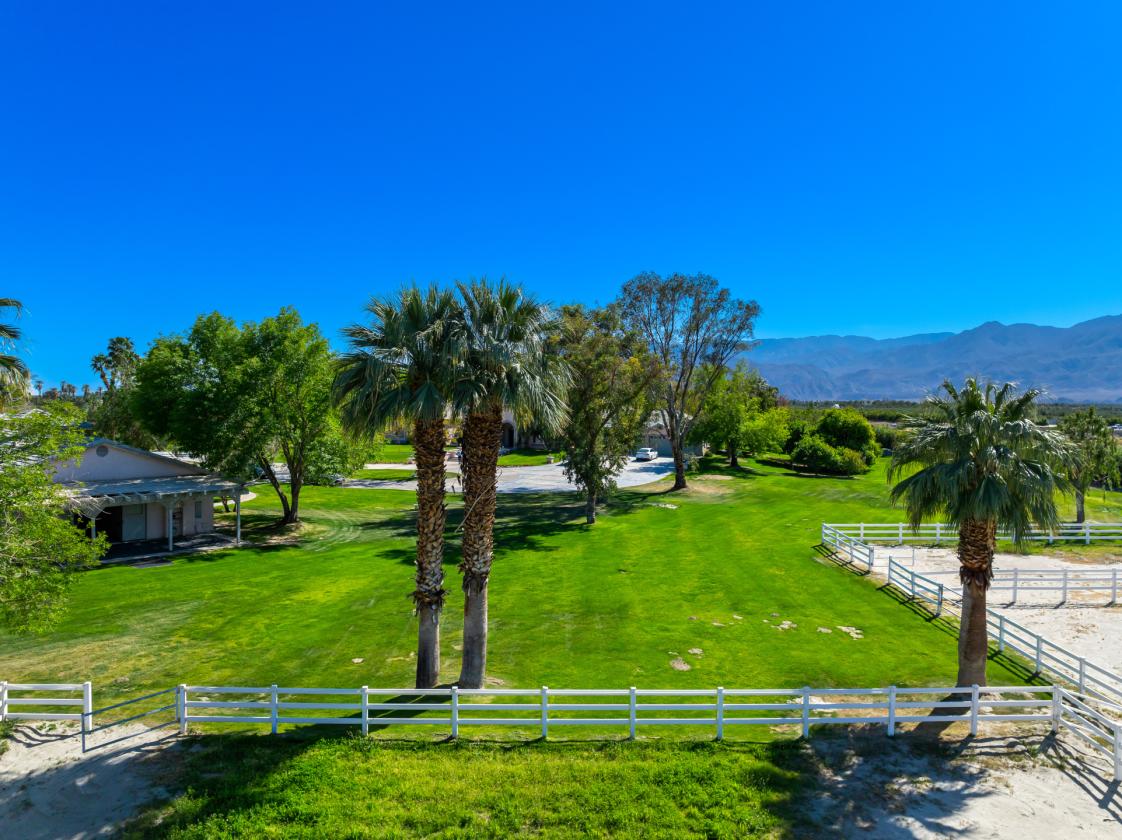 Beautiful equestrian compound on 9.29 acres - photo 19