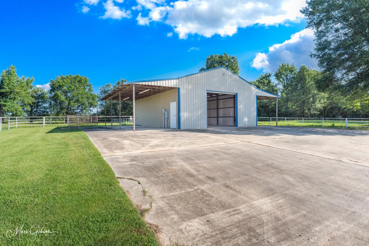 Fully Renovated Luxury Equestrian Estate - photo 24