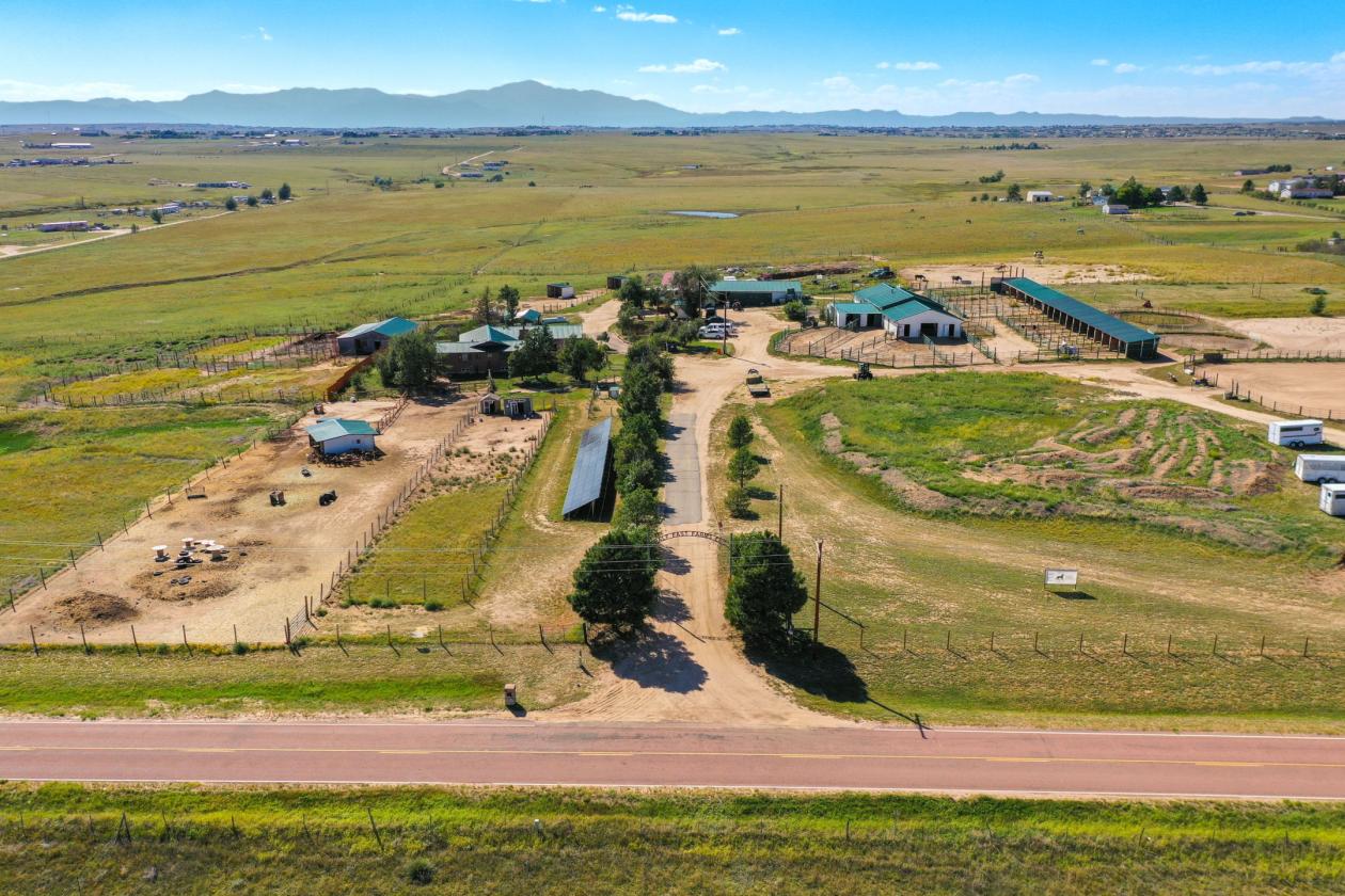 Boarding Facility - 40 stalls - 80 AC - 2 Homes - photo 25