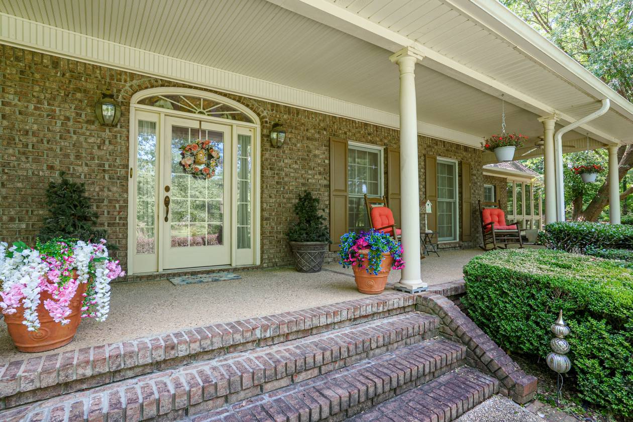 Horse Property for sale.