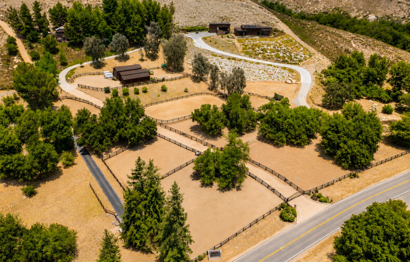 Recently Renovated Horse Ranch Estate For Rent - photo 27
