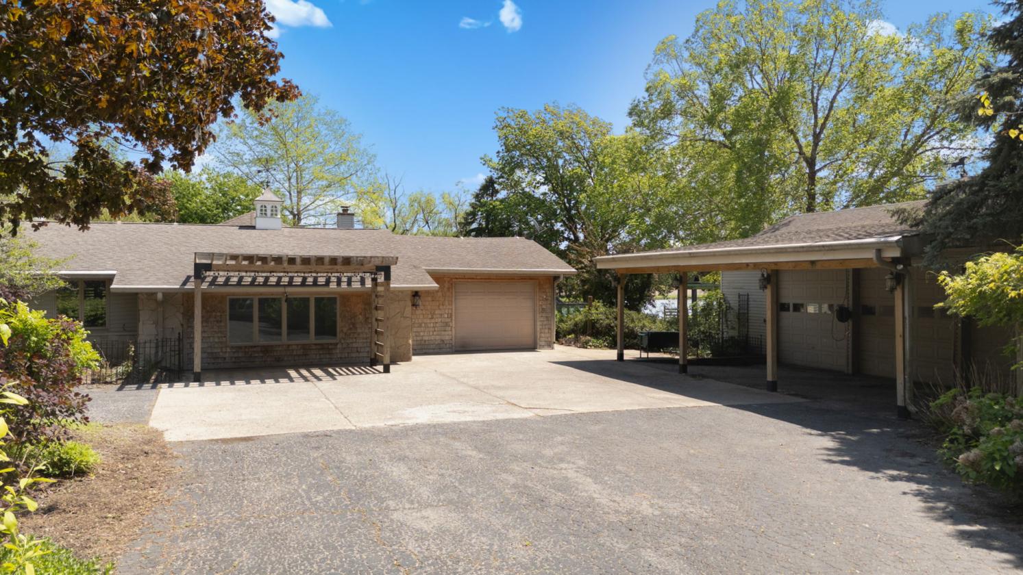 Equestrian Estate or Corporate Retreat near LEAP - photo 15