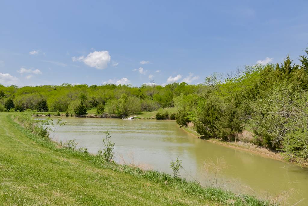 Exquisite Custom Ranch on 81.7 Acres - photo 12