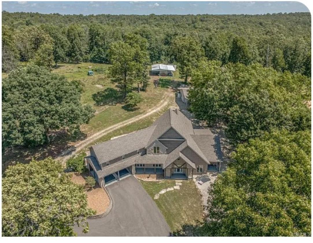 Luxury Home, Barn, Pasture, Riding Arena, 27 Acres - photo 1