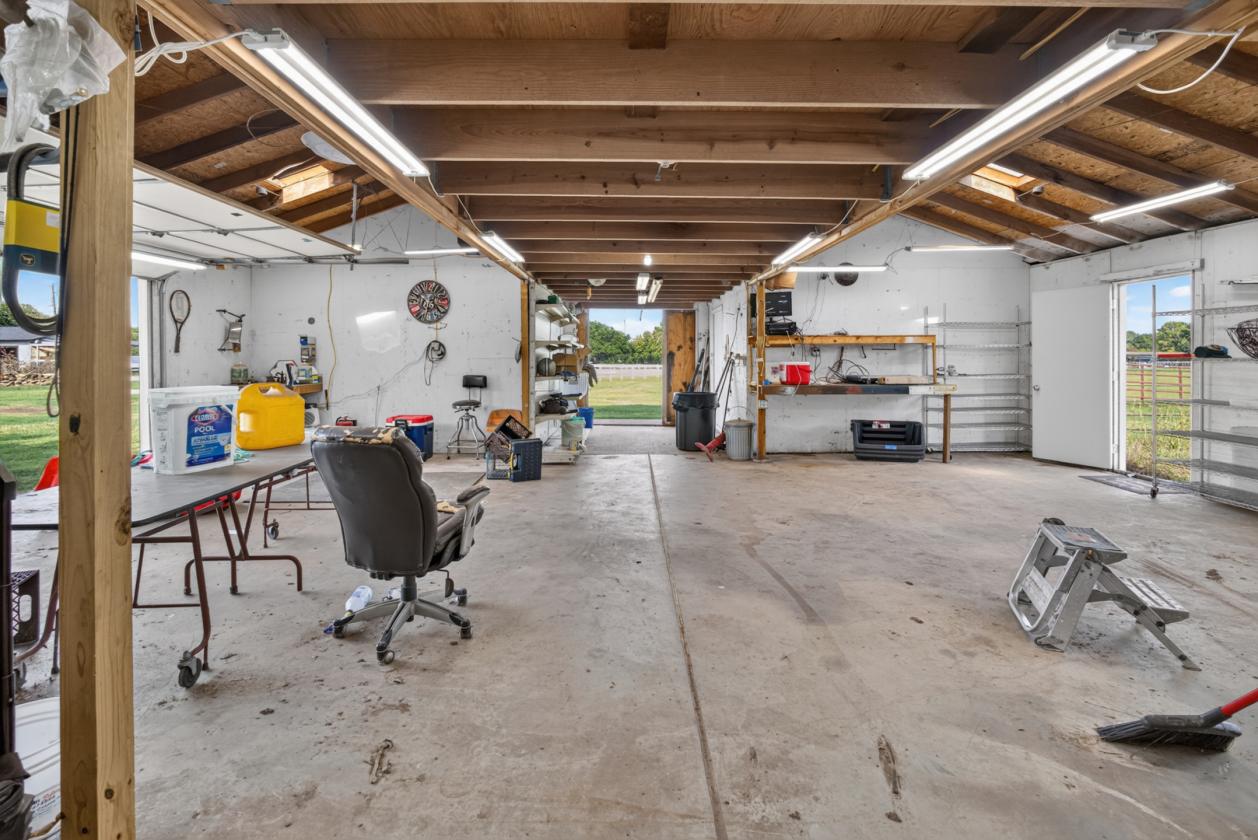 3.8 Acres Just Minutes Away from the City - photo 16