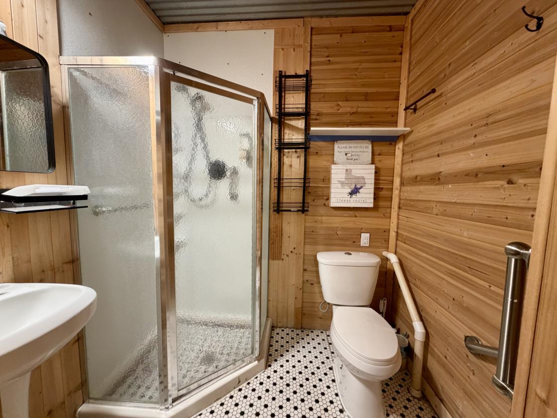10 Acres and a CUTE cottage near Austin! - photo 18