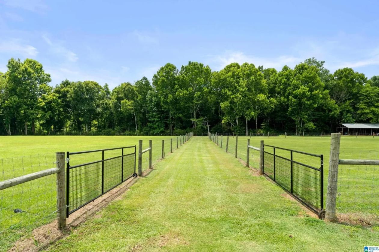 SIGNATURE 14-ACRE ESTATE - photo 27