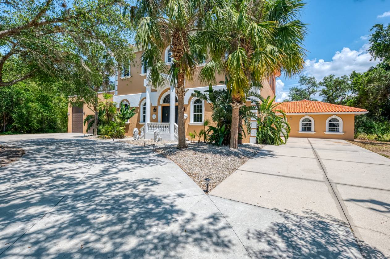 Horse Property for sale.