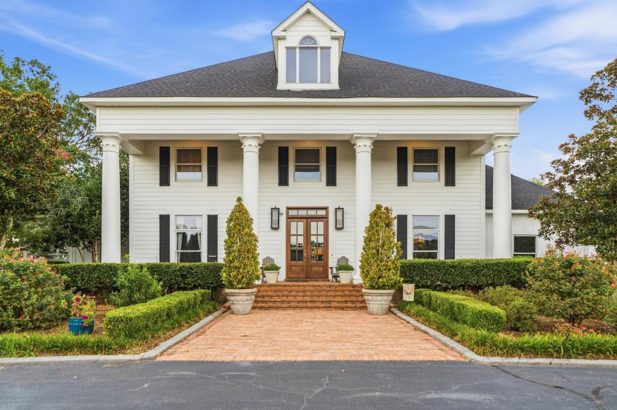 Rare Arkansas Estate with equestrian stalls - photo 1