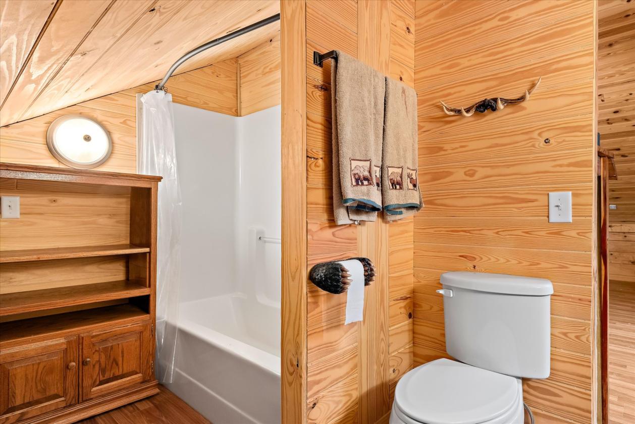 Custom Log Cabin on 9 Acres with 2 Horse Stalls - photo 22