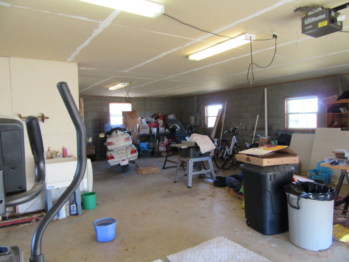 20 acre Horse Property / 6 stall barn, totally fenced... Chandler