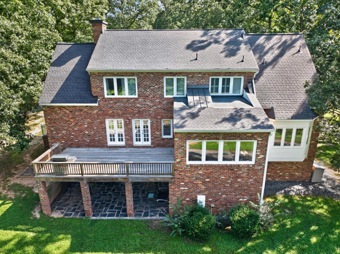 LOOKING for a 36 Equestrian Estate w/ guest house? - photo 10